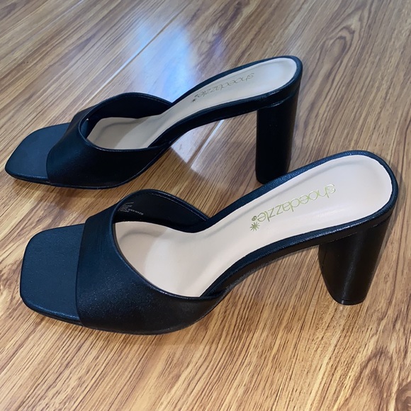 MADYSON SLIP ON HEELED SANDAL - Picture 4 of 6